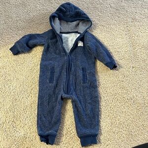 Carters bear cub onesie, size 6 months. Great condition!